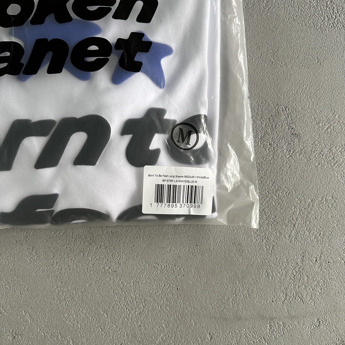 Broken Planet – Geboren, um schnell zu sein – Langarmshirt