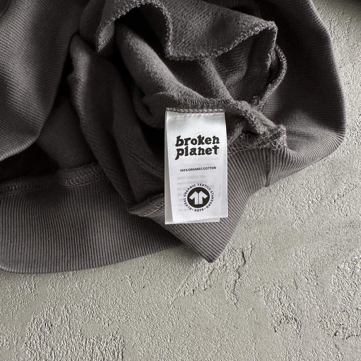 Felpa con cappuccio Broken Planet Find Your Balance 