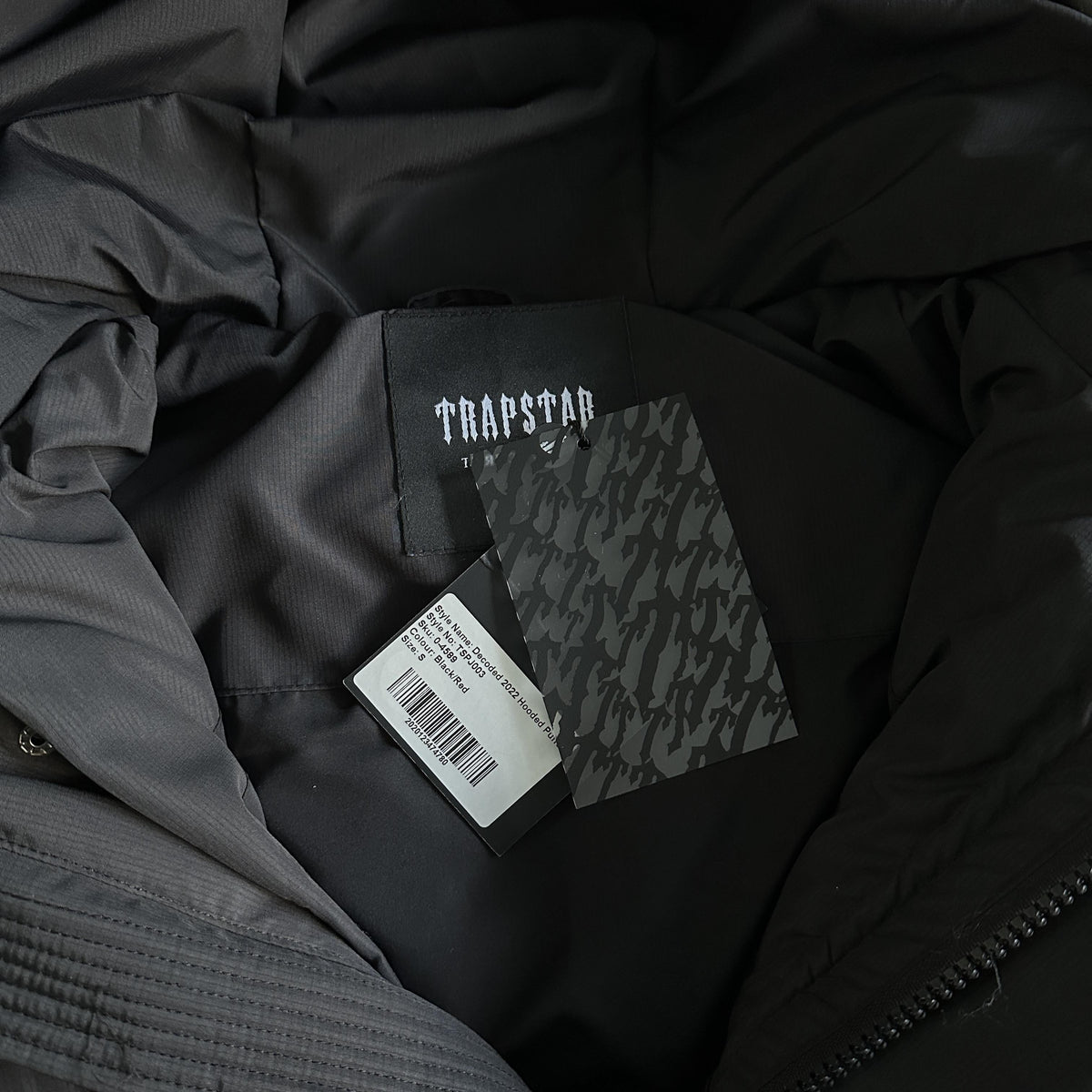 Giacca imbottita con cappuccio Trapstar Decoded 2.0 Nero / Infrarosso 