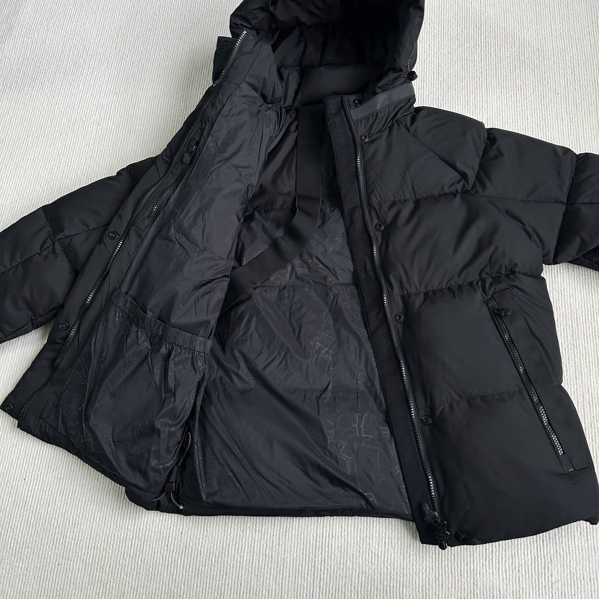 Synaworld Puffer Schwarz