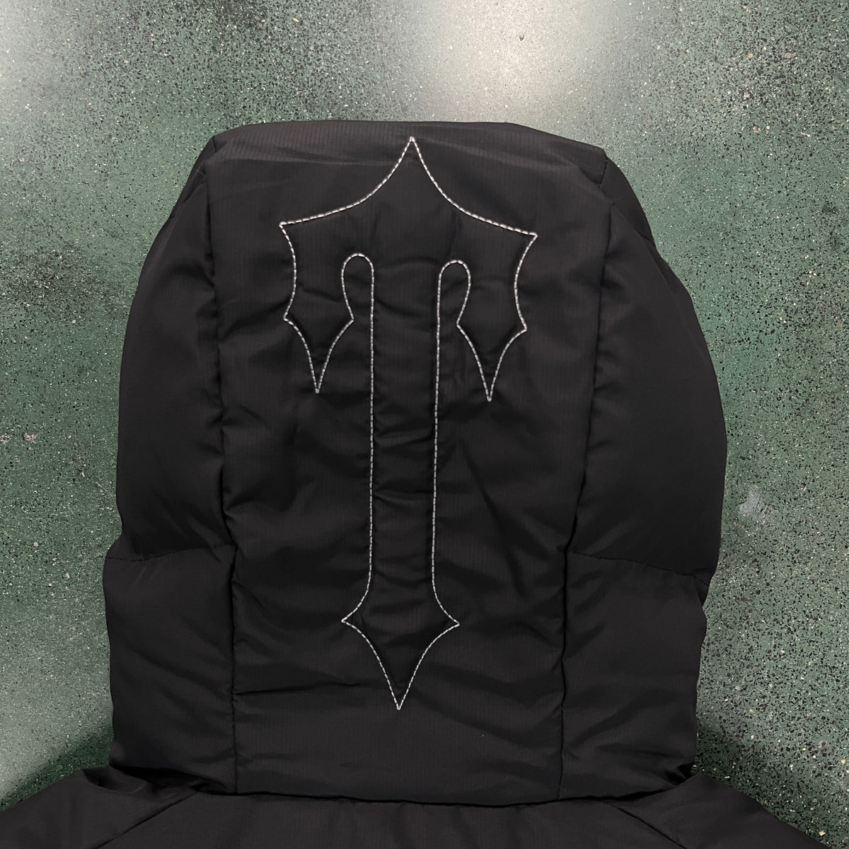 Trapstar Pufferjacke Decoded mit Kapuze Schwarz-Farbverlauf 