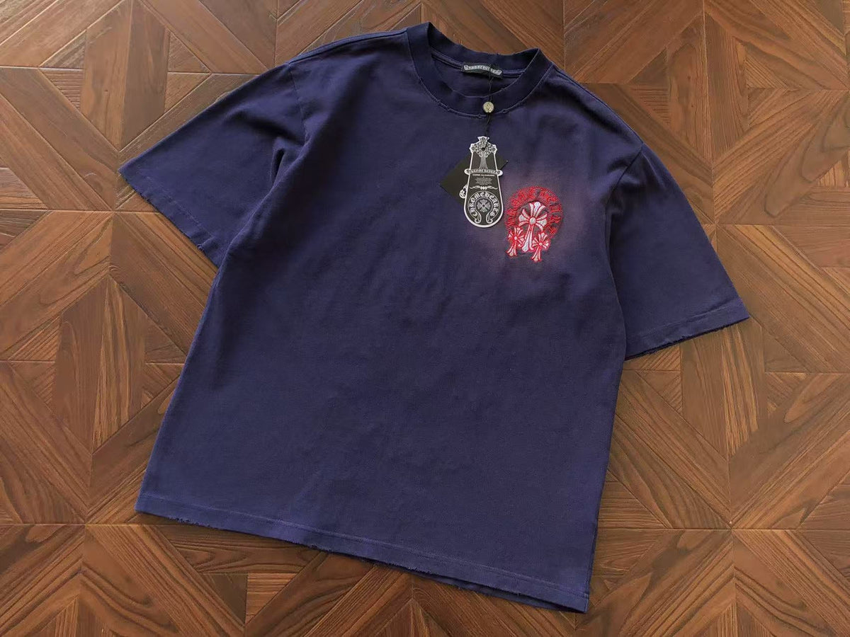 Maglietta con cuori cromati