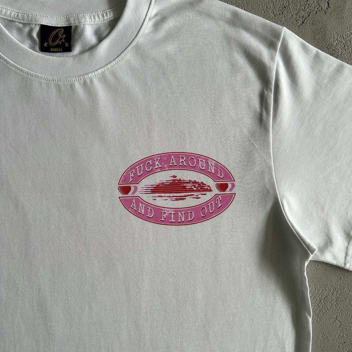 Corteiz T-Shirt Fuck Around und finden Sie heraus 