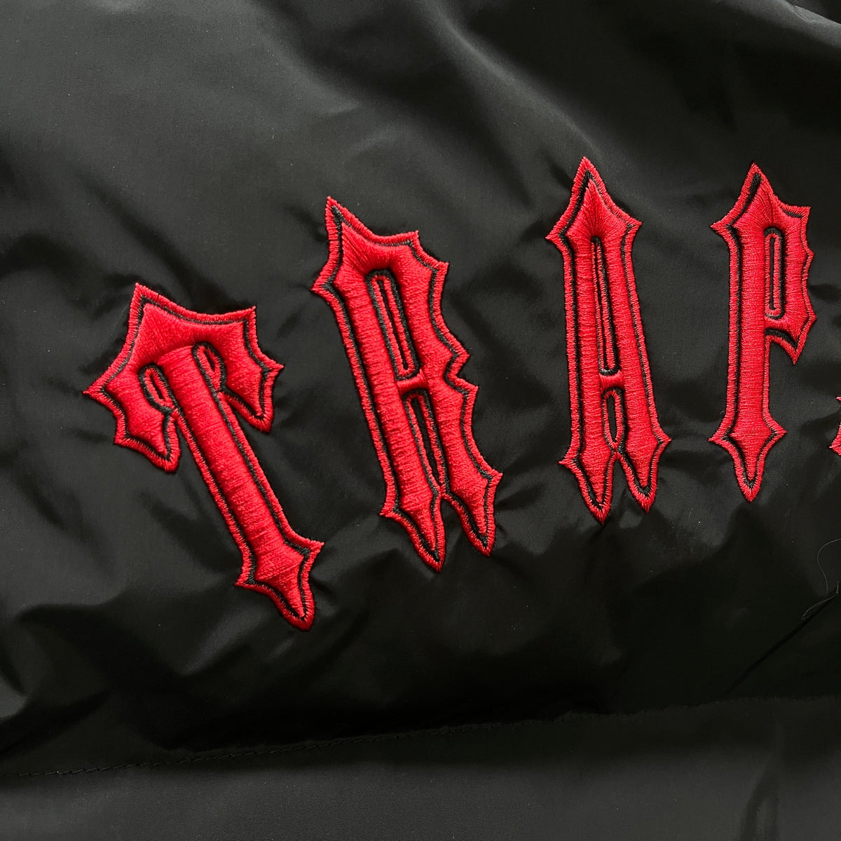 Trapstar Pufferjacke mit abnehmbarer Kapuze 