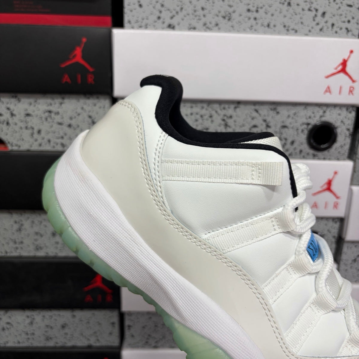 Air Jordan 11 Low „Legend Blue“ 
