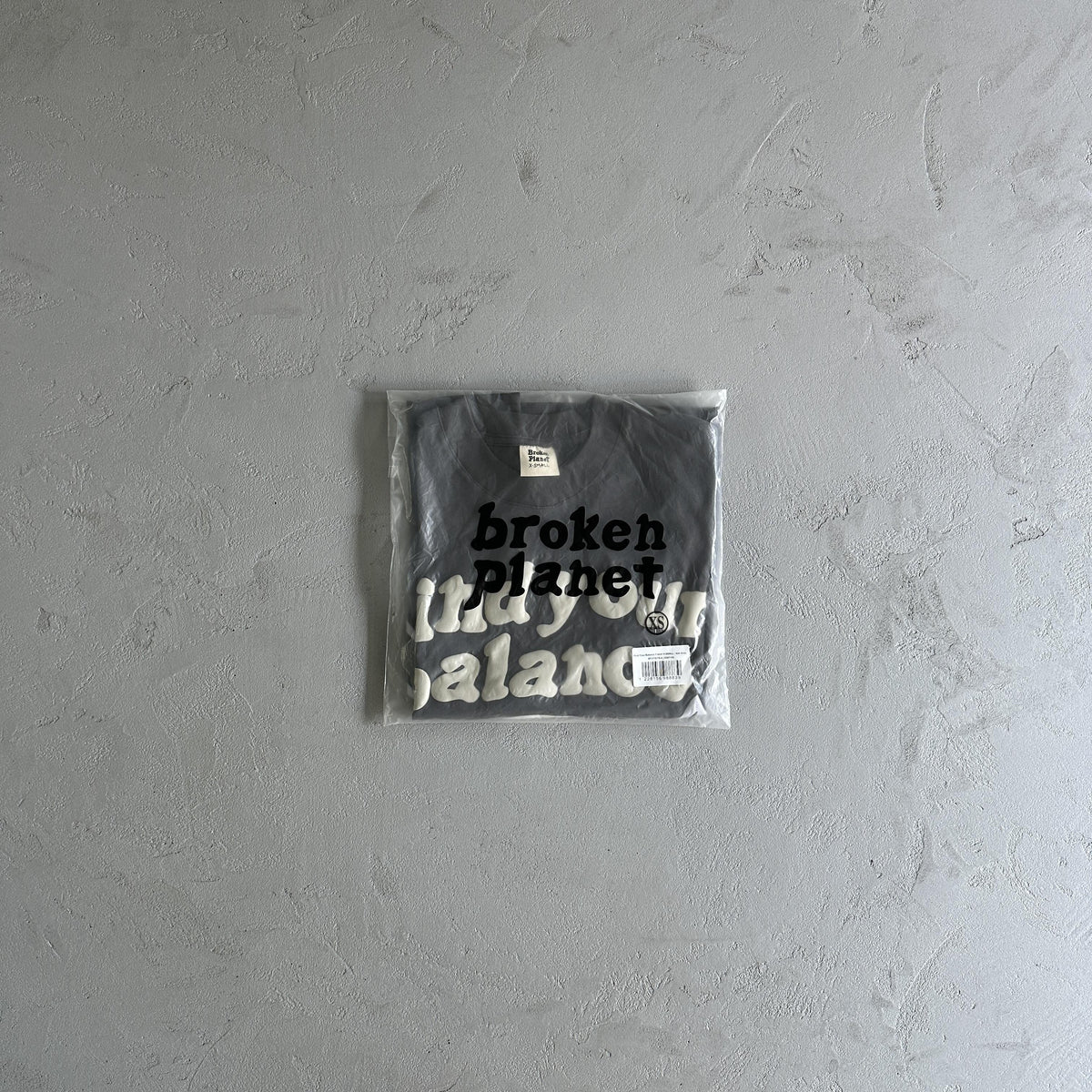 Broken Planet Finden Sie Ihr Gleichgewicht Tshirt 