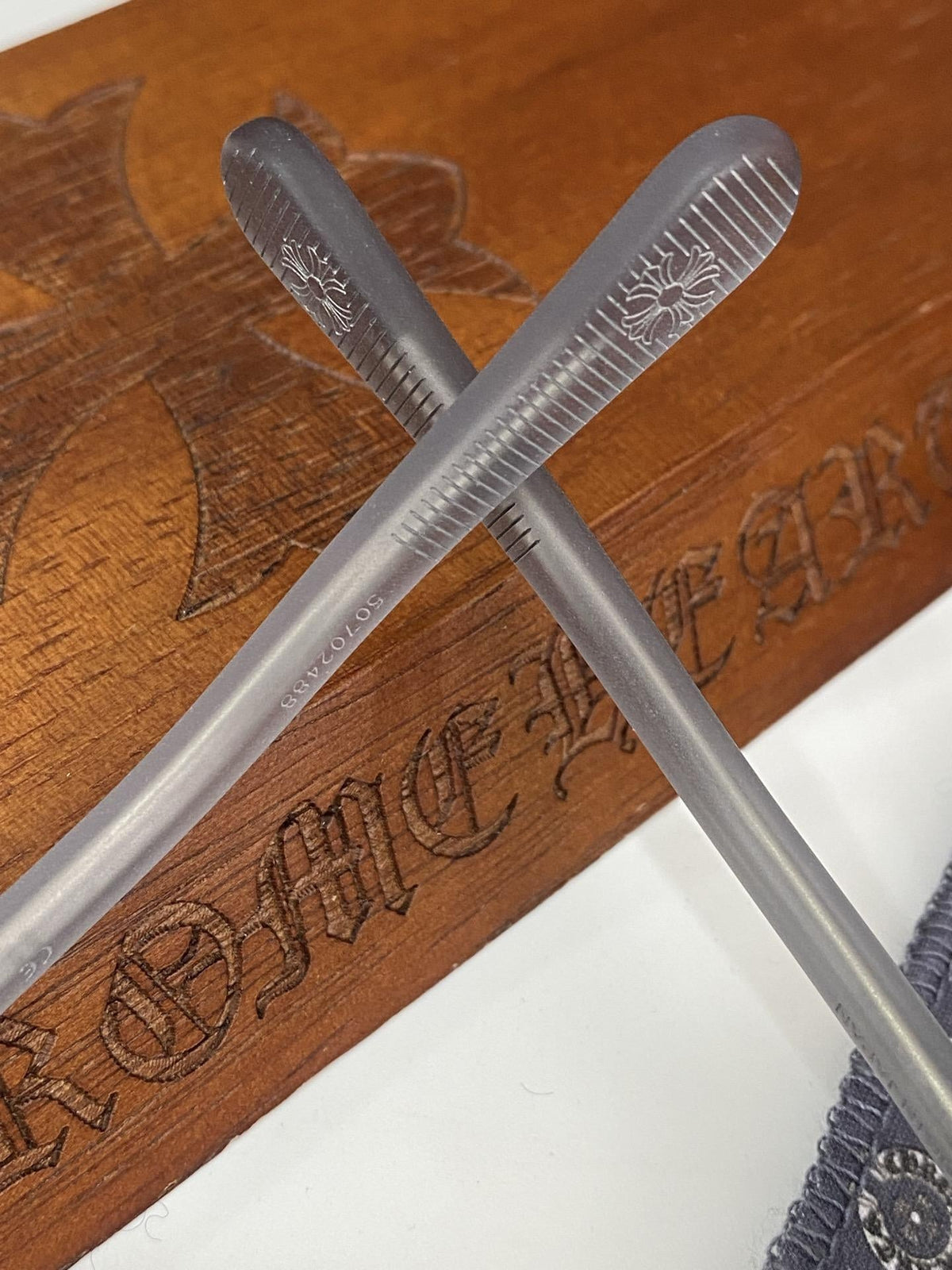 Brille mit verchromten Herzen
