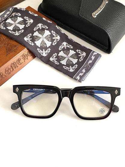 Brille mit verchromten Herzen