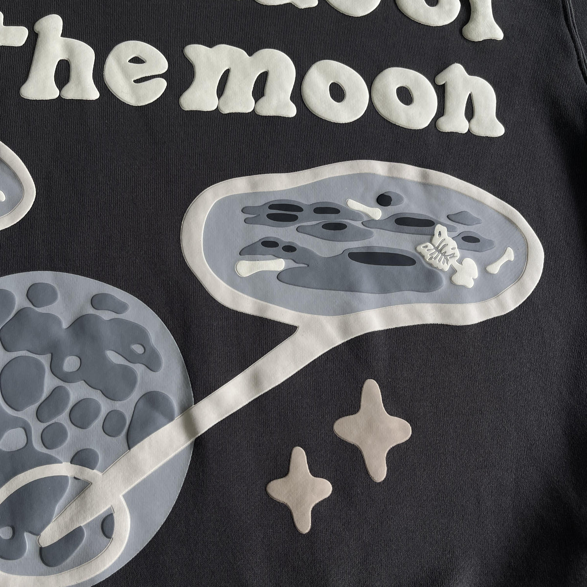 Broken Planet – Rückseite des Mondes – Kapuzenpullover 