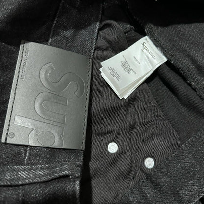 Locker geschnittene Jeans mit Supreme-S-Logo