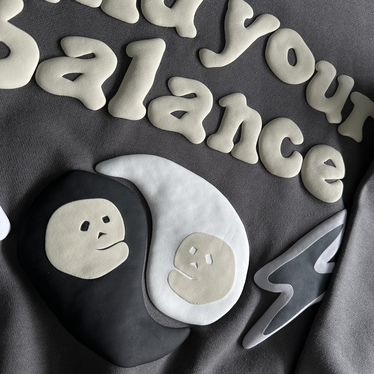 Felpa con cappuccio Broken Planet Find Your Balance 