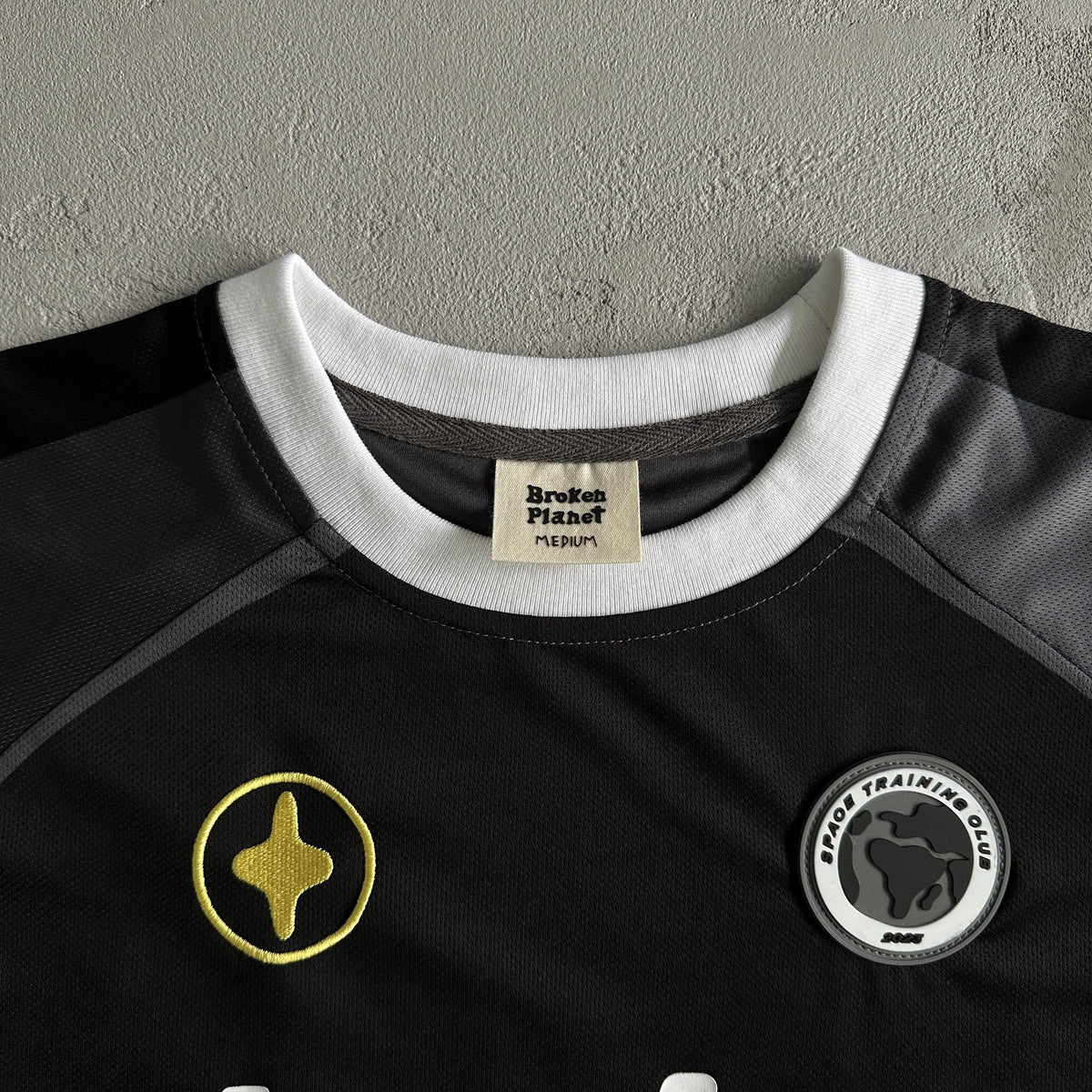 Broken Planet Fußball T-Shirt 