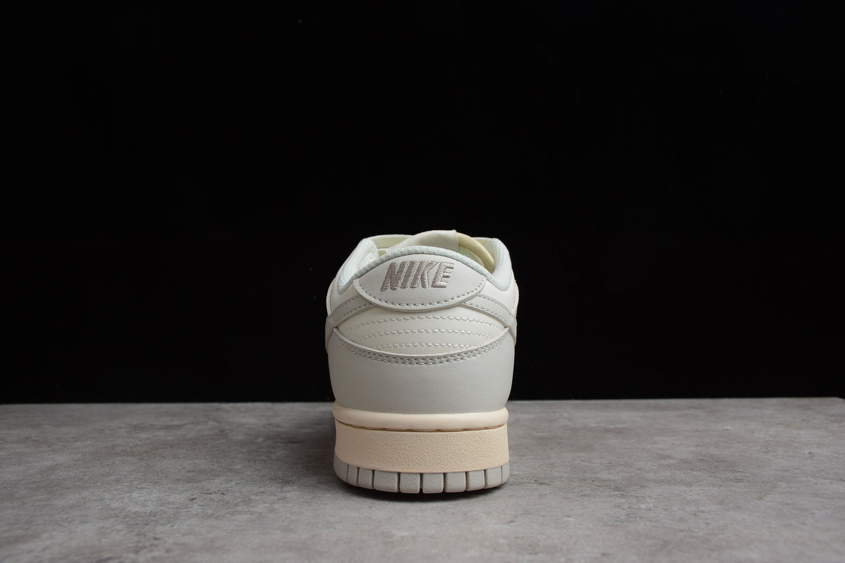Nike Dunk Low Light Bone 