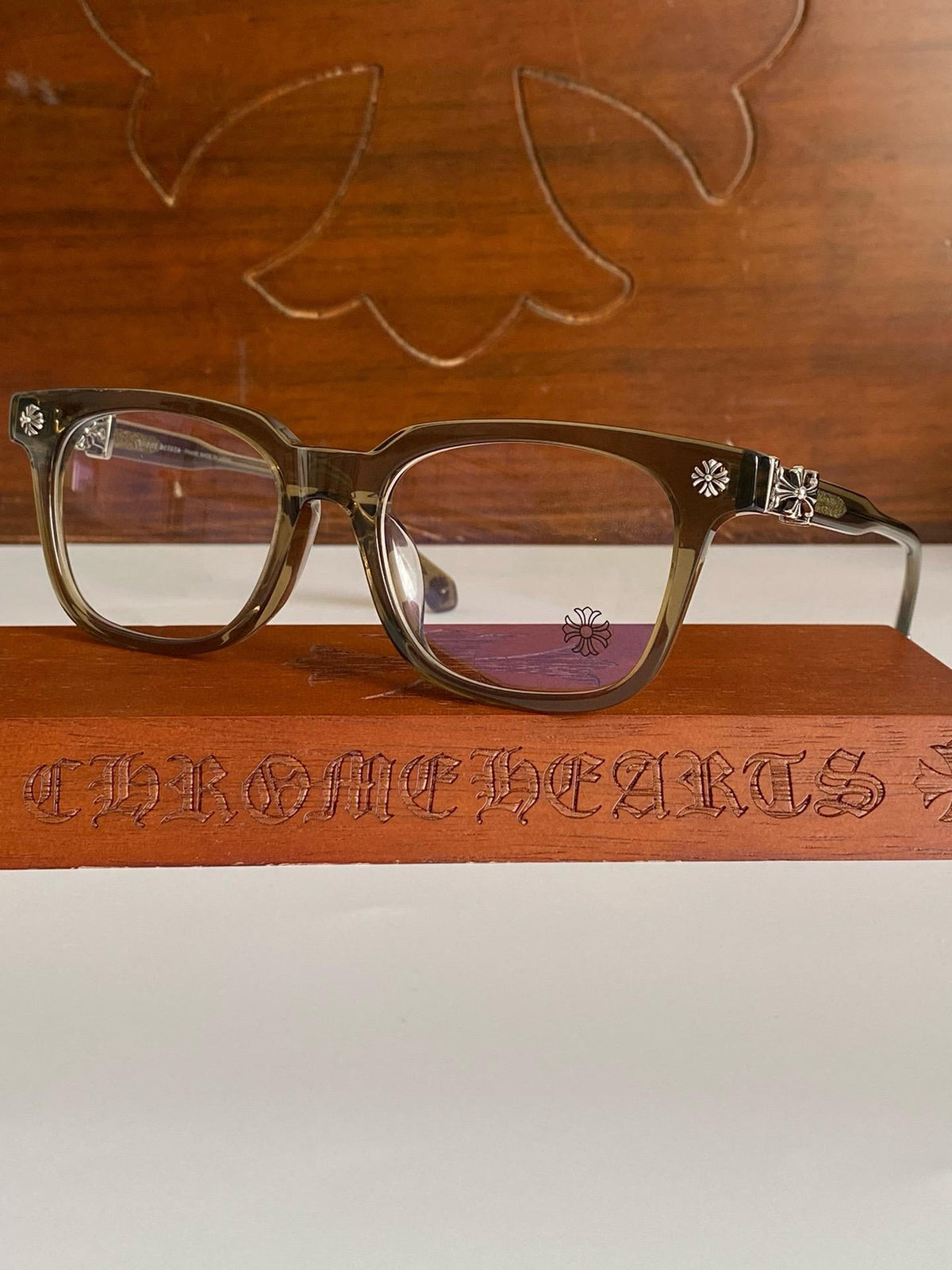Brille mit verchromten Herzen