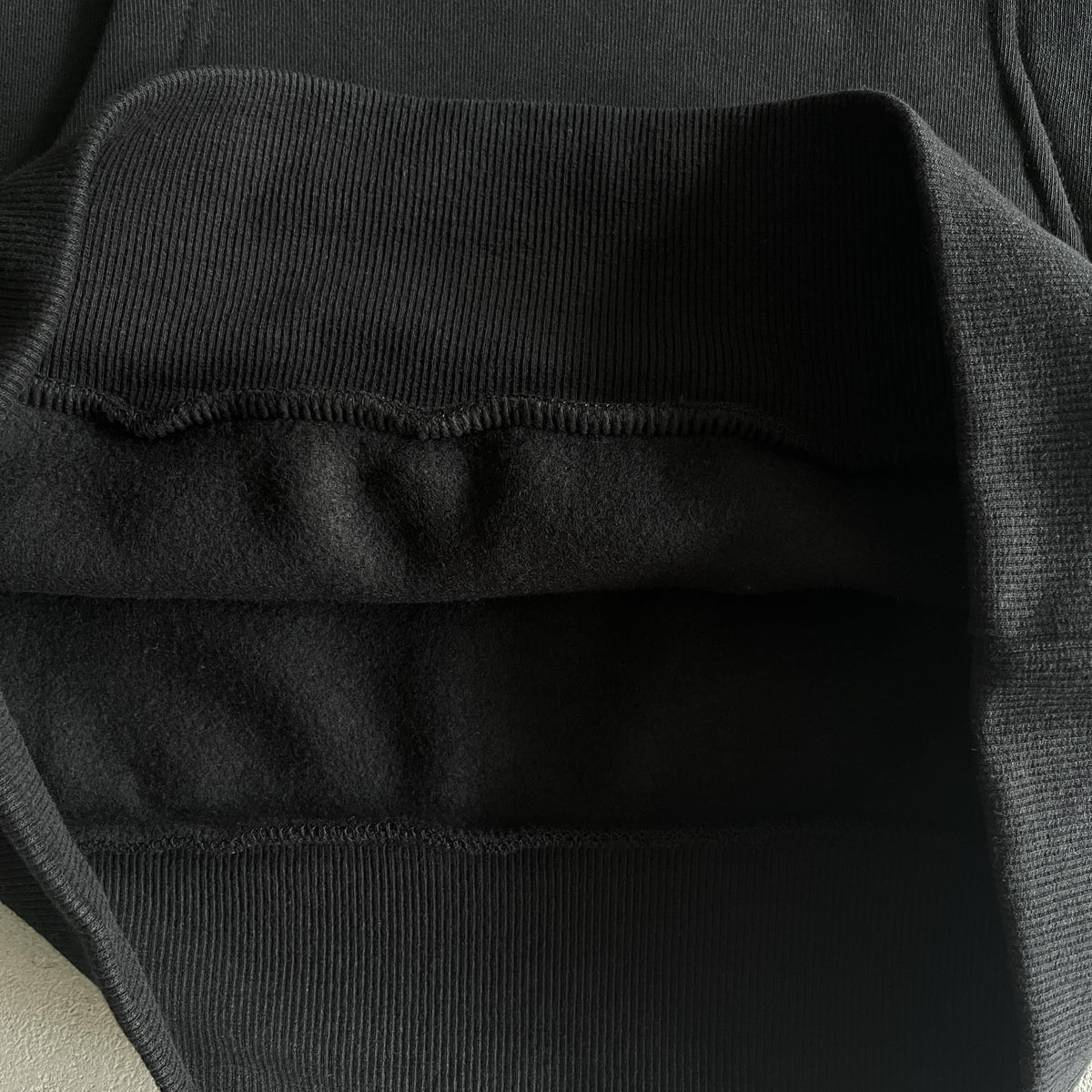 Tuta Trapstar in ciniglia decorata Black Out 