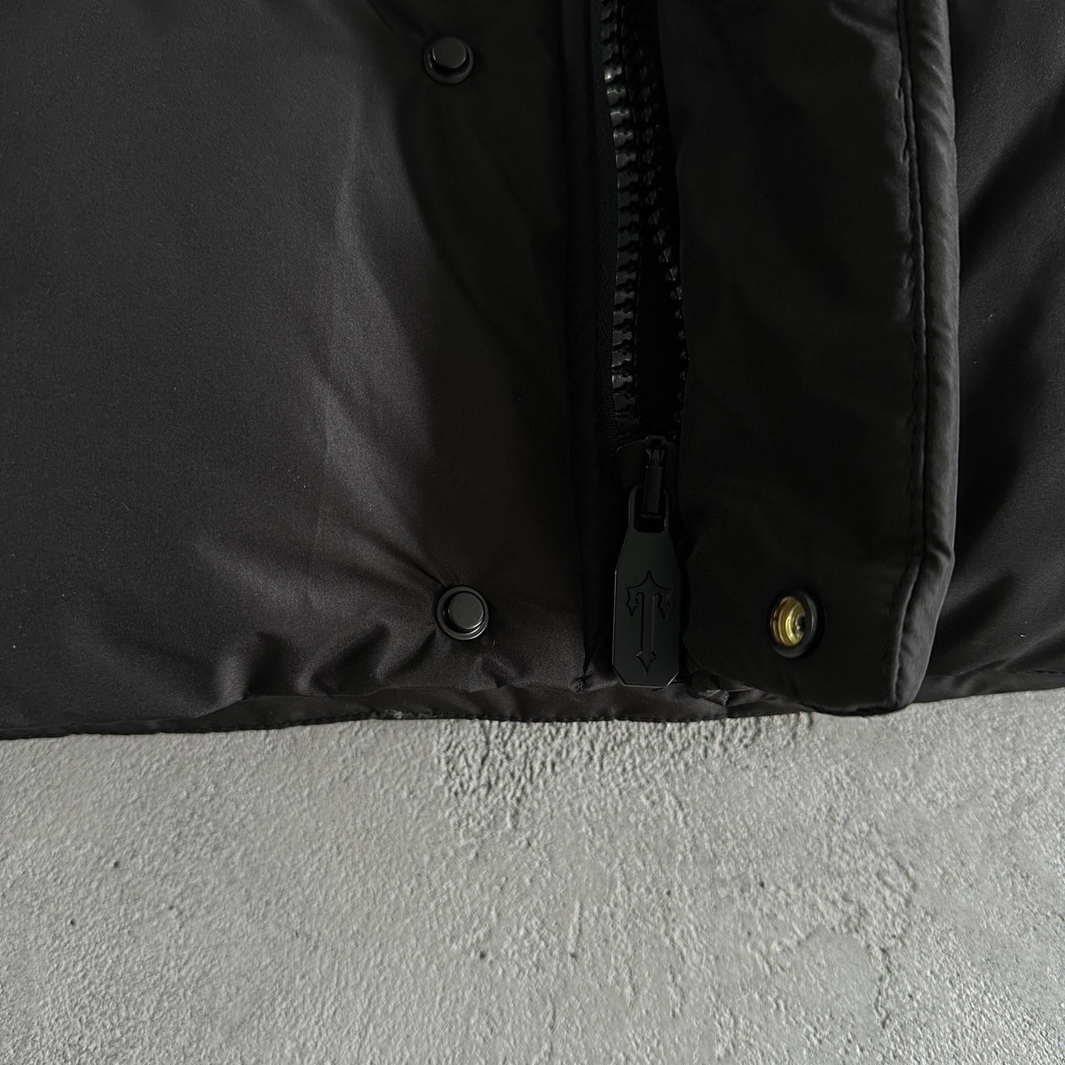 Giacca imbottita Trapstar Decoded Arch nera 
