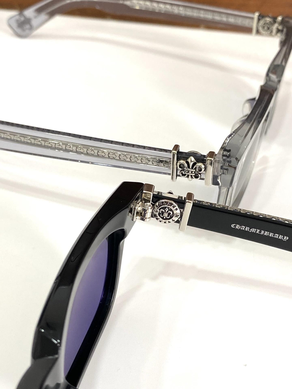 Brille mit verchromten Herzen