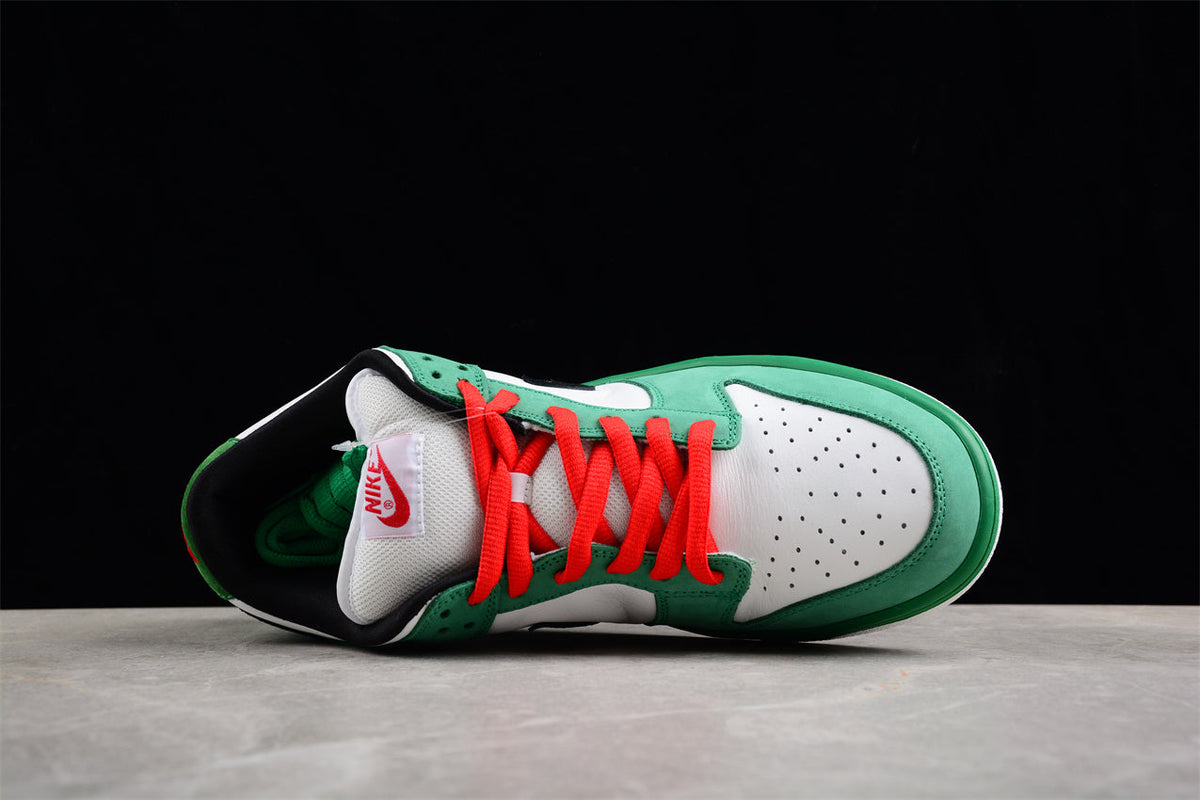 Nike SB Dunk Low x Heineken 