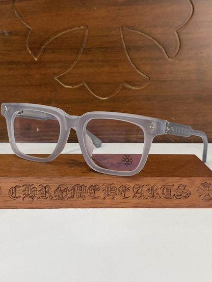 Brille mit verchromten Herzen