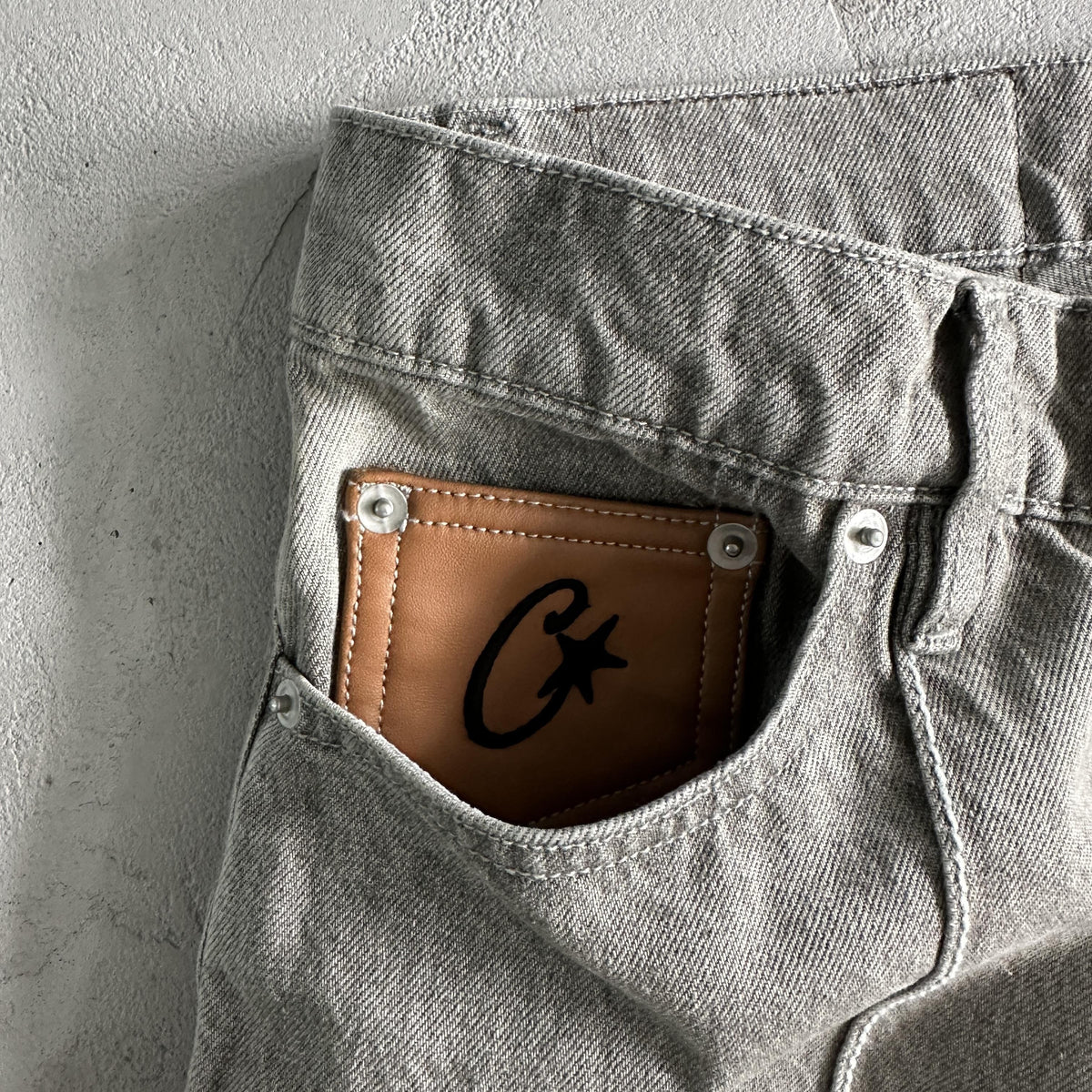 Corteiz Denim Jeanshose Grau