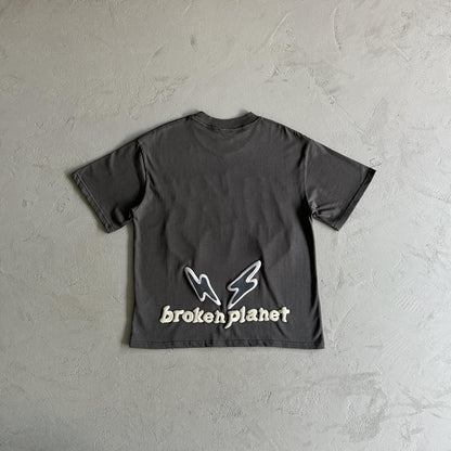 Broken Planet Finden Sie Ihr Gleichgewicht Tshirt 