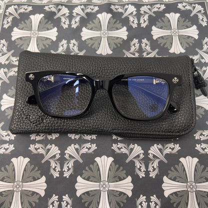 Brille mit verchromten Herzen