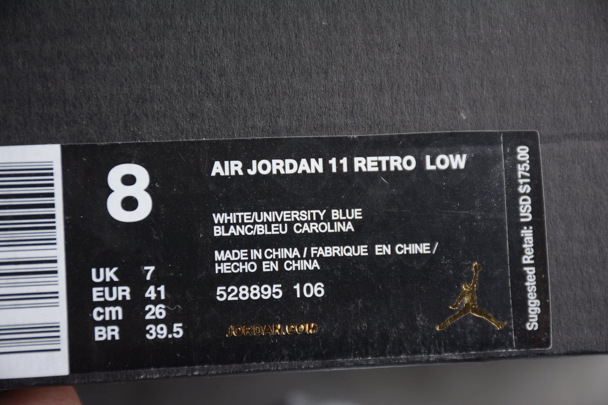 Air Jordan 11 Low "Bianche e Blu Università" 