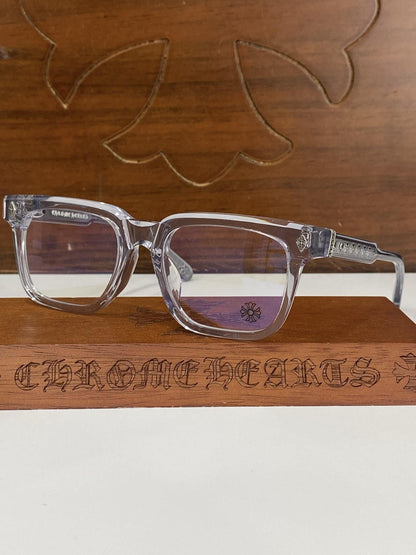 Brille mit verchromten Herzen