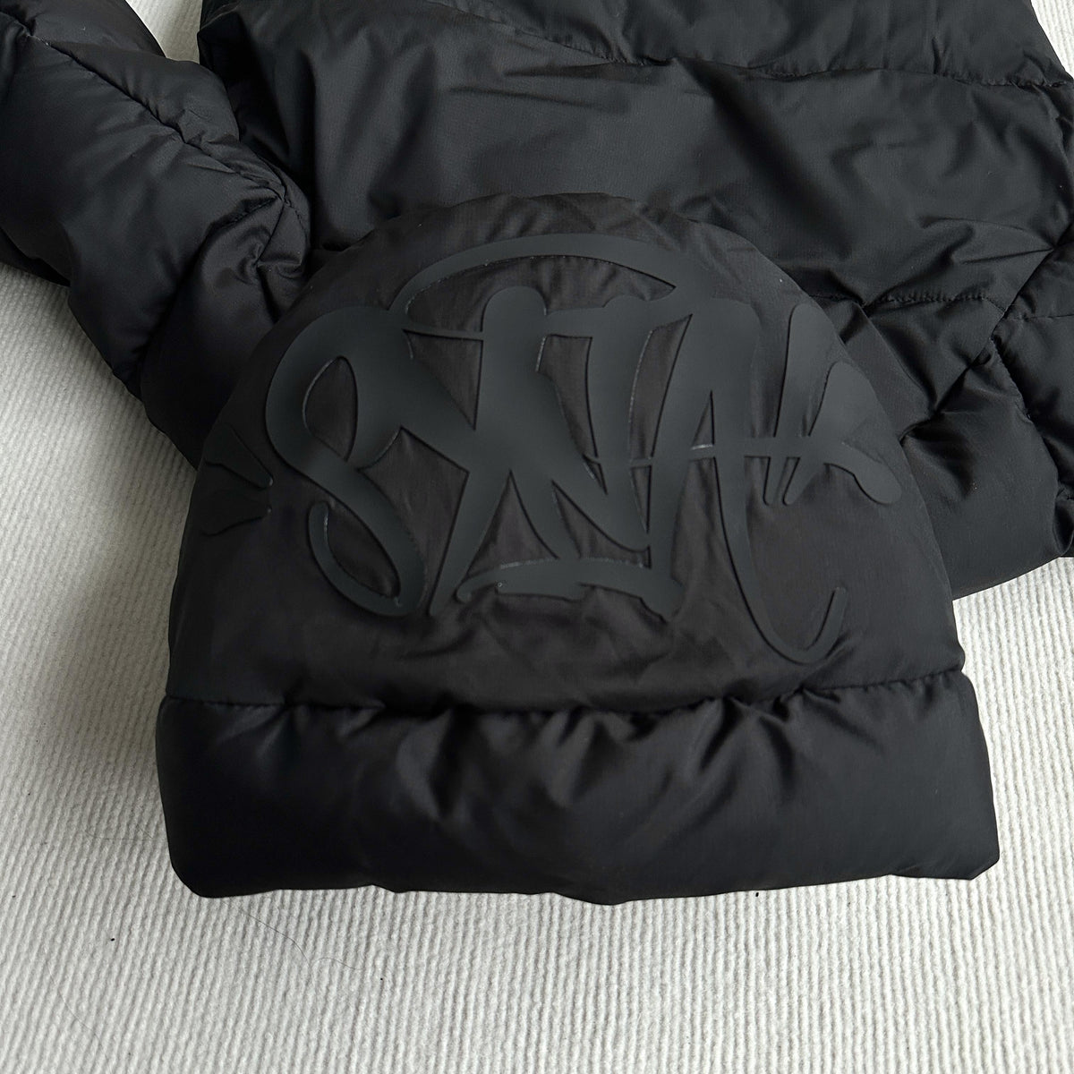 Synaworld Puffer Schwarz