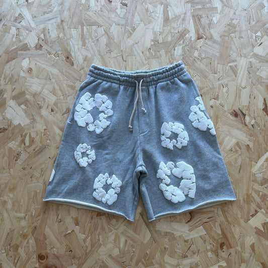 Pantaloncini di jeans strappati 
