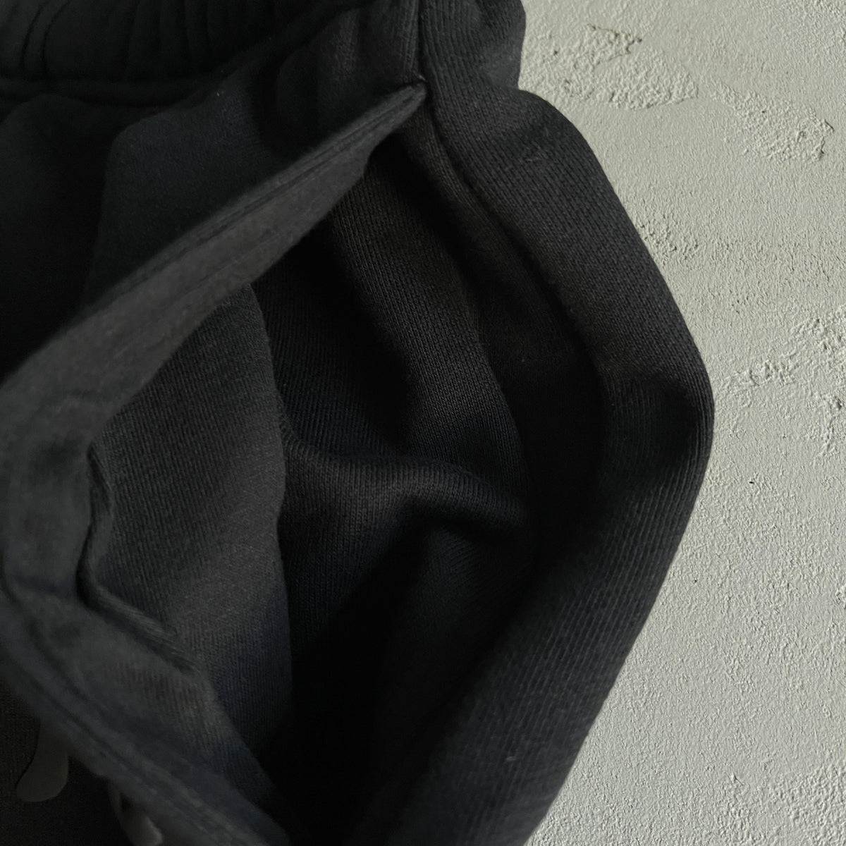 Pantaloni della tuta a gamba dritta Broken Planet neri 