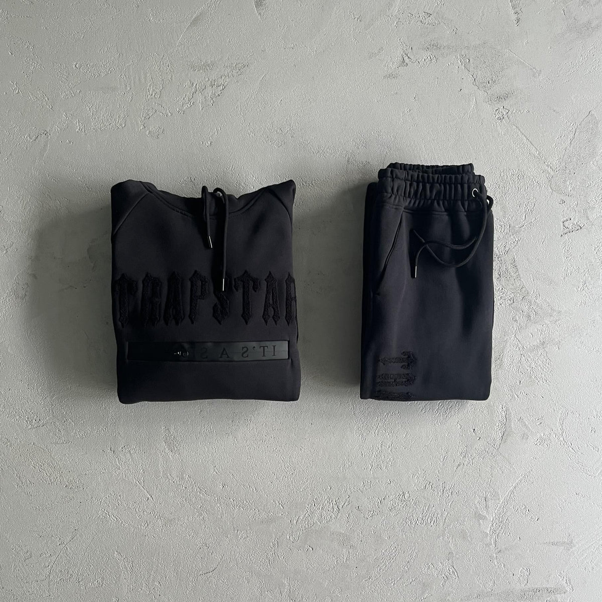 Tuta Trapstar in ciniglia decorata Black Out 