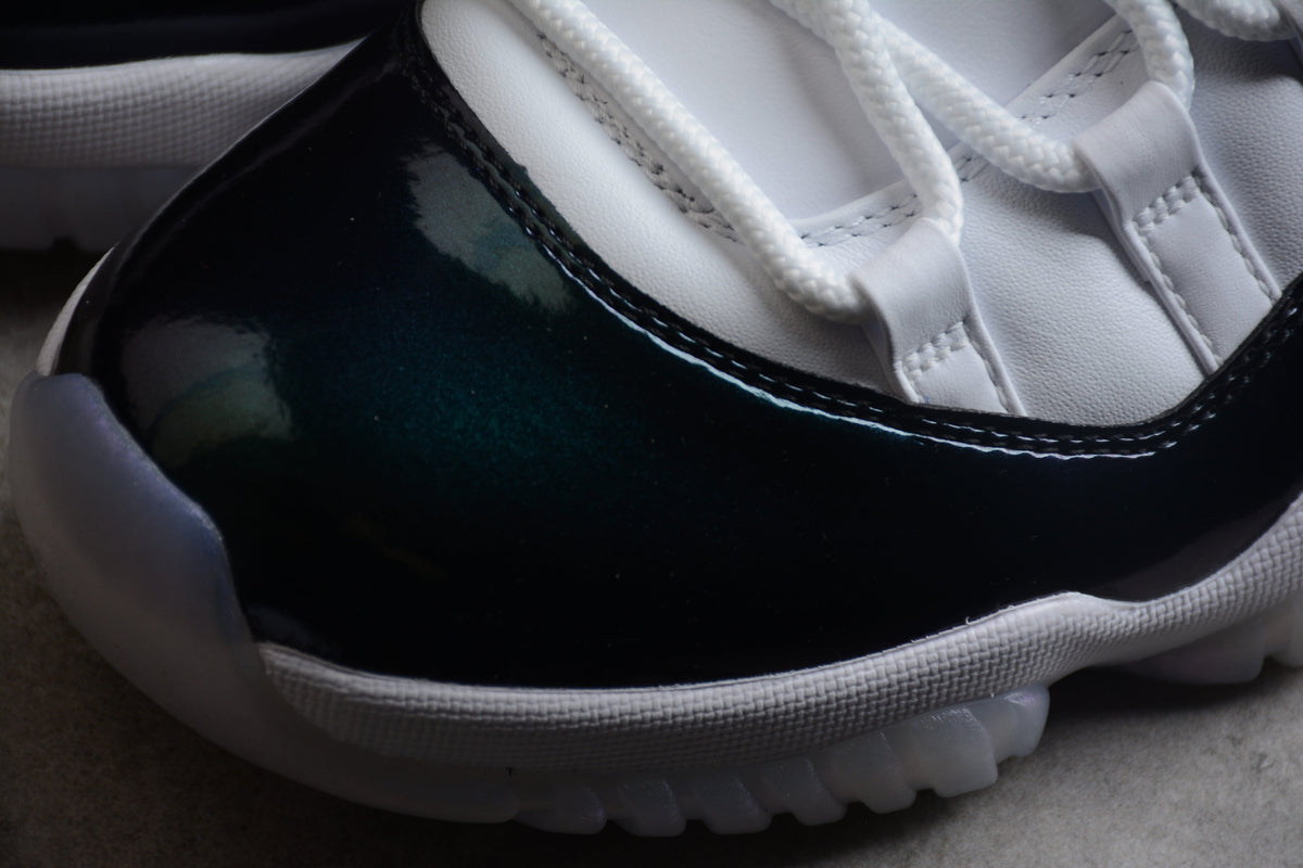 Air Jordan 11 Low "Pasqua" 