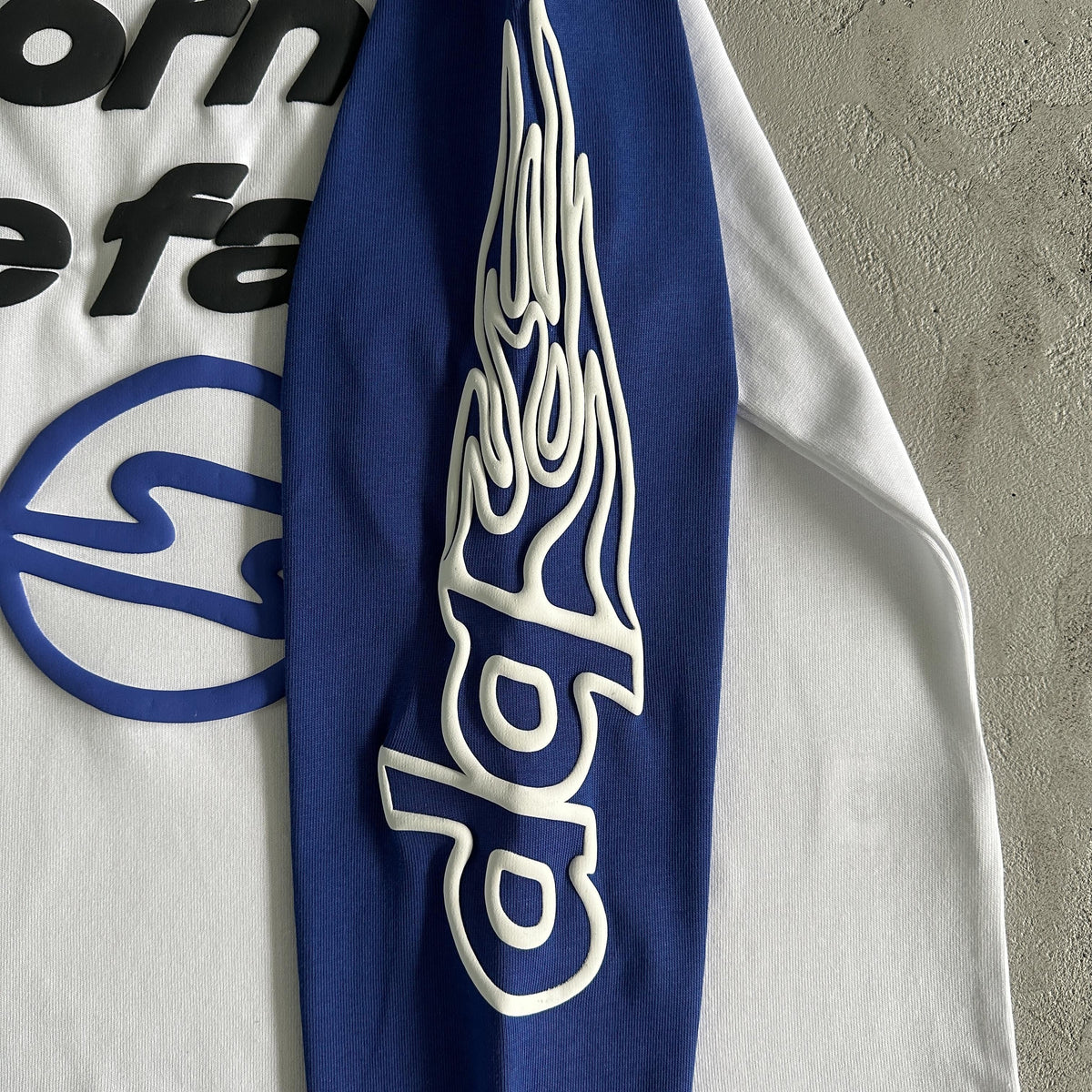 Broken Planet – Geboren, um schnell zu sein – Langarmshirt
