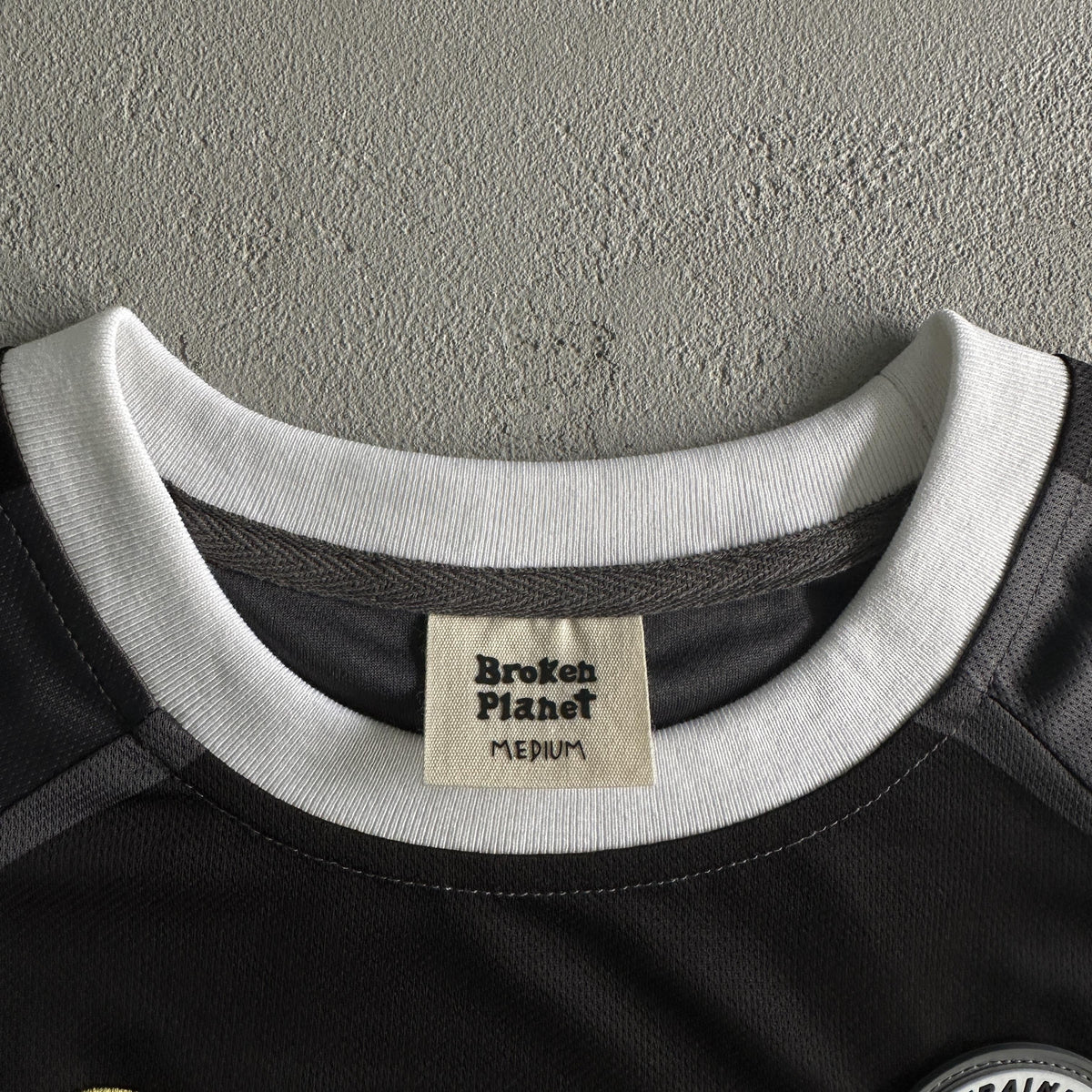 Broken Planet Fußball T-Shirt 