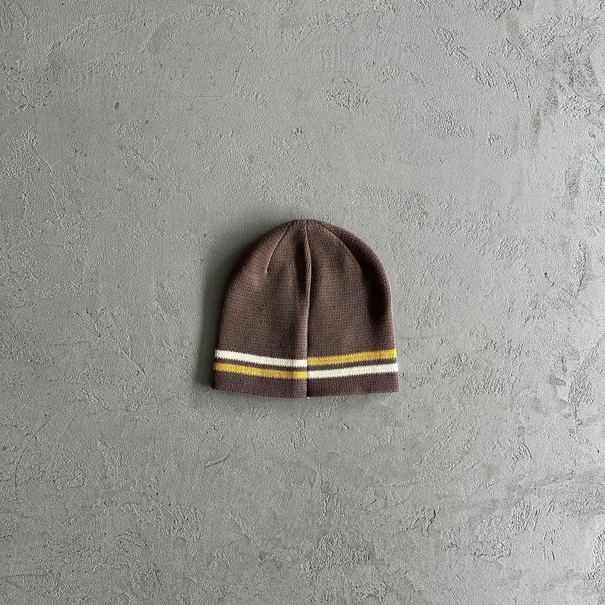 Corteiz Strickmütze mit Streifen - Braun