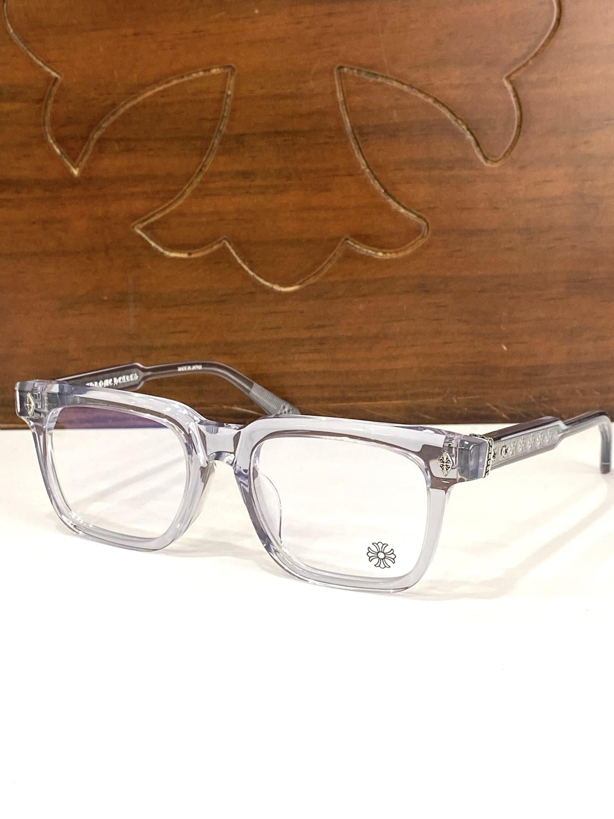 Brille mit verchromten Herzen