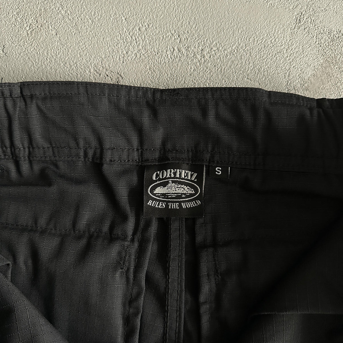 Corteiz – Schwarze Cargo-Shorts