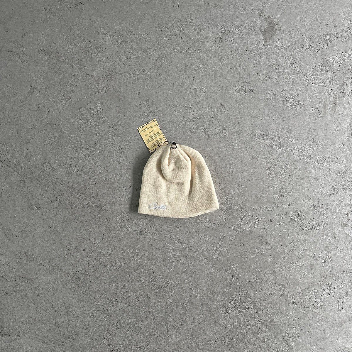 Cappello freddo ricamato lateralmente Corteiz