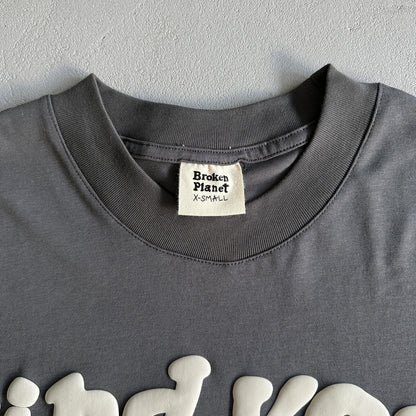 Broken Planet Finden Sie Ihr Gleichgewicht Tshirt 