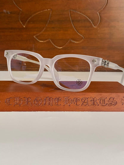 Brille mit verchromten Herzen