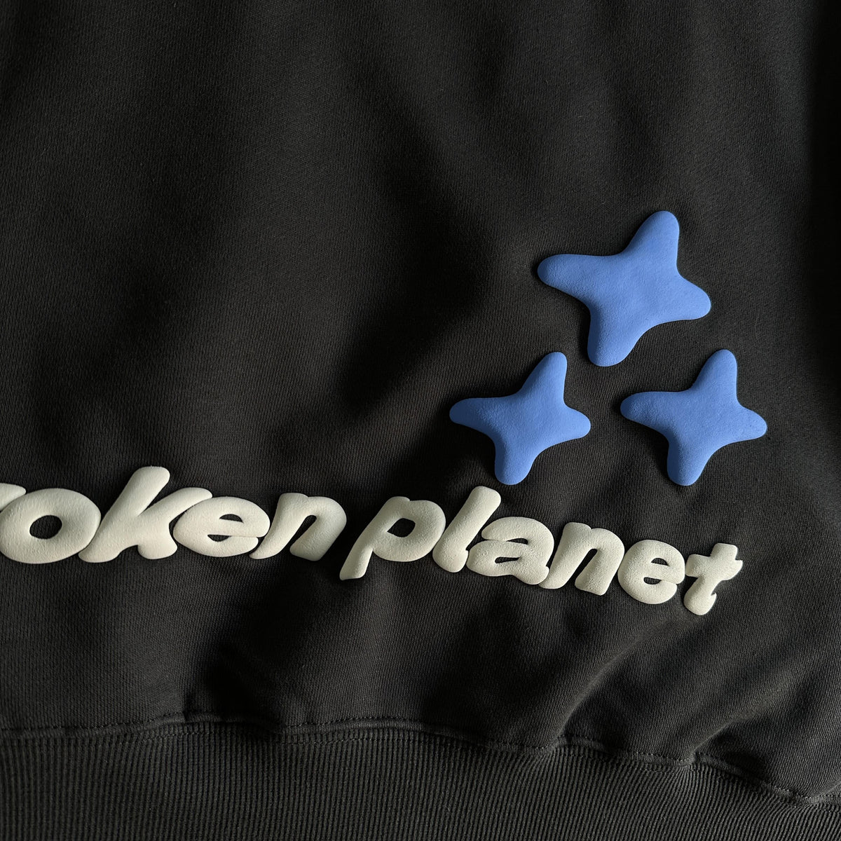 Broken Planet – Flucht in die Zukunft – Kapuzenpullover 