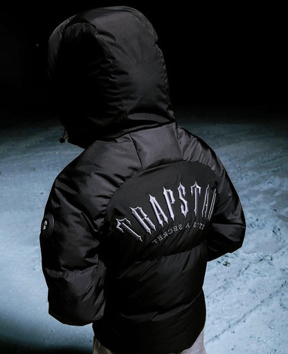 Giacca imbottita Trapstar Decoded Arch nera 