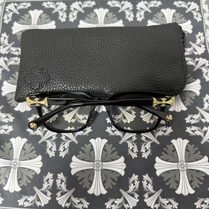 Brille mit verchromten Herzen