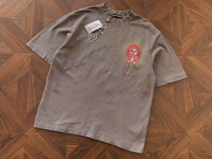 Maglietta con cuori cromati