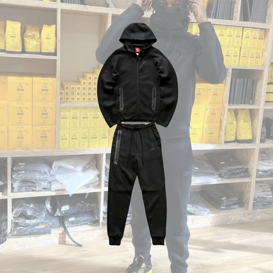 Nike Techfleece Anzug Neue Saison