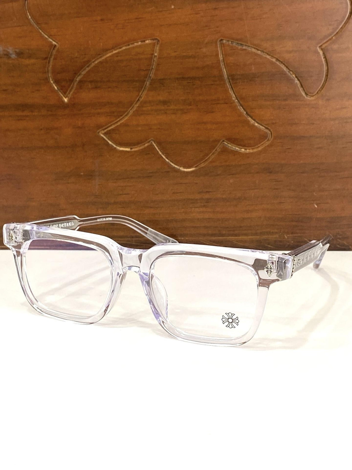 Brille mit verchromten Herzen