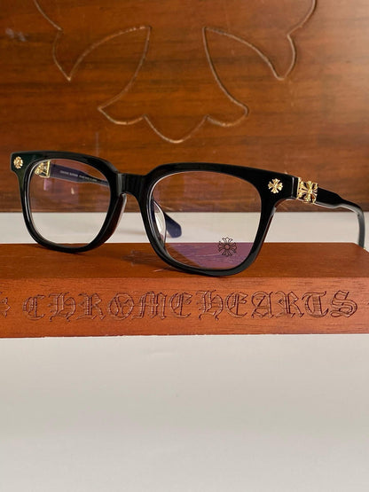 Brille mit verchromten Herzen