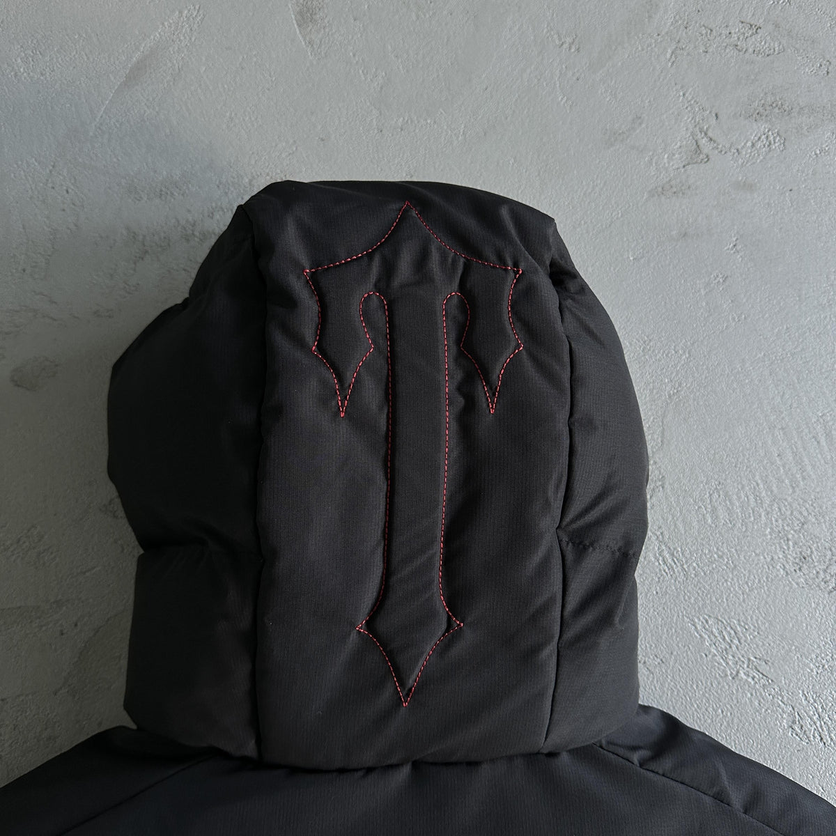 Giacca imbottita con cappuccio Trapstar Decoded 2.0 Nero / Infrarosso 