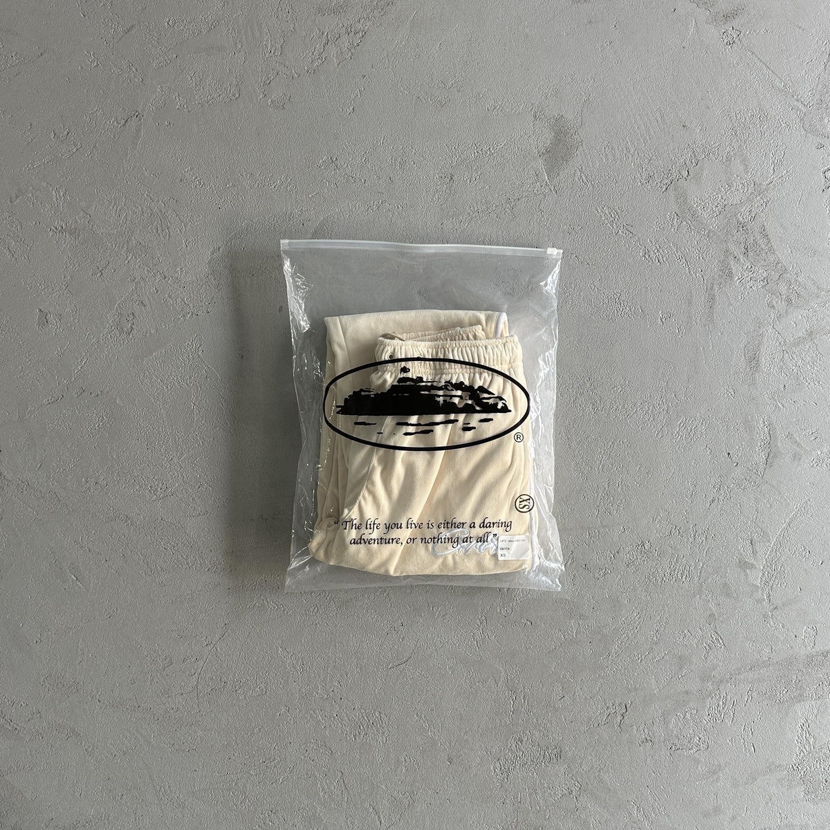 Corteiz Velvet Trackset Creme 